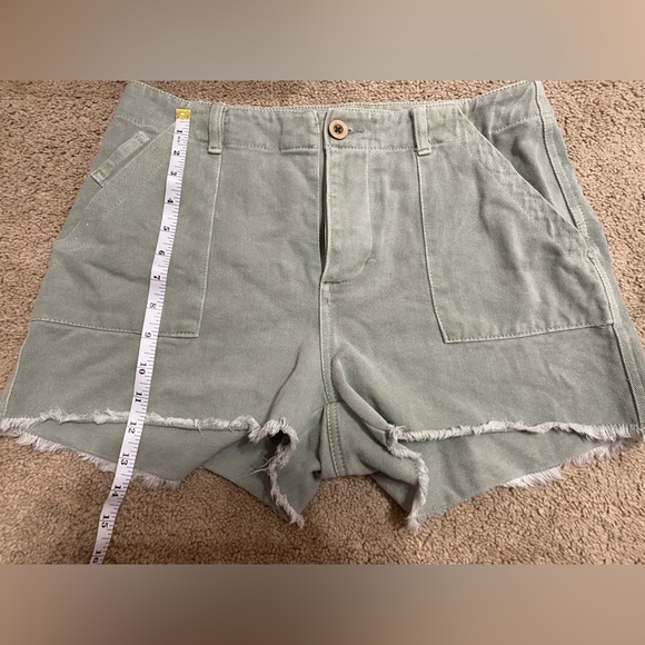 Size 29- Chelsea and violet green jean shorts - Picture 7 of 8